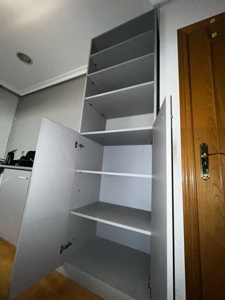 Estantería modular gris