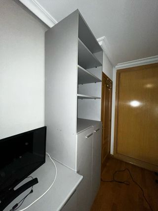 Estantería modular gris