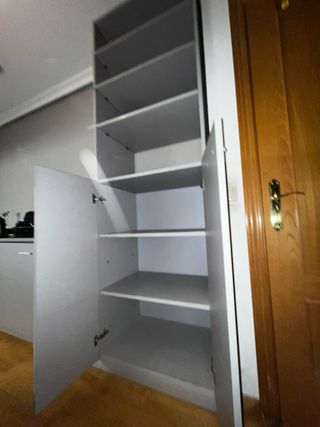 Estantería modular gris