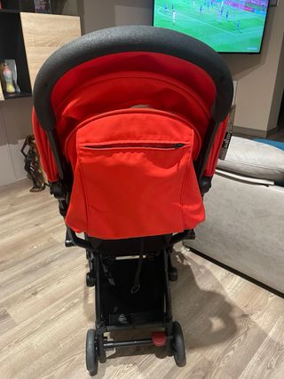Silla de paseo roja y negra Marca:Yoyo babyzen 2