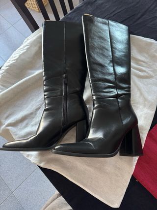 Botas altas Stradivarius negras