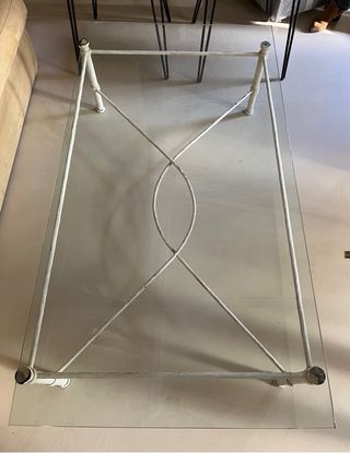 Mesa baja cristal y hierro blanco