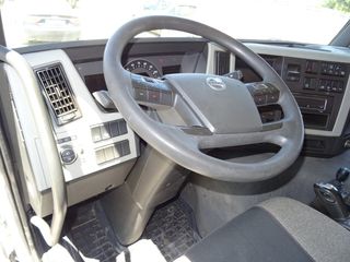 Volvo FM 450-CAMIONES GANCHO + GRUA