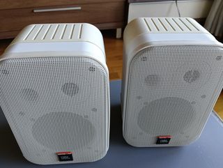 Altavoces JBL Control 1 Pro Blancos