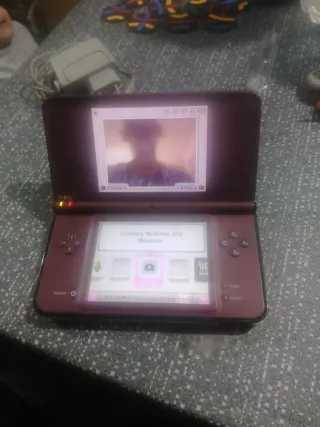 Nintendo DSi XL Roja