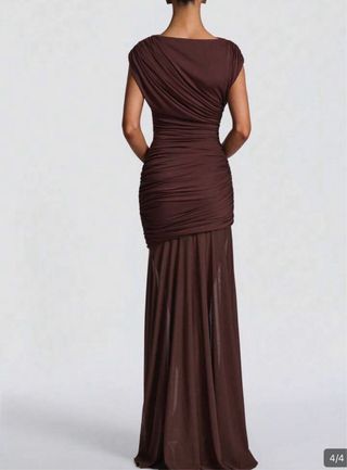 Vestido elegante marrón cuello redondo