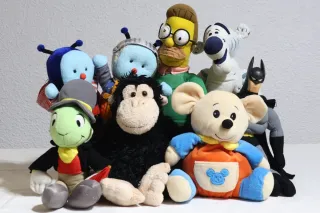 Peluche mediano varios personajes