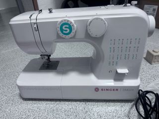 Máquina de Coser Singer SM024