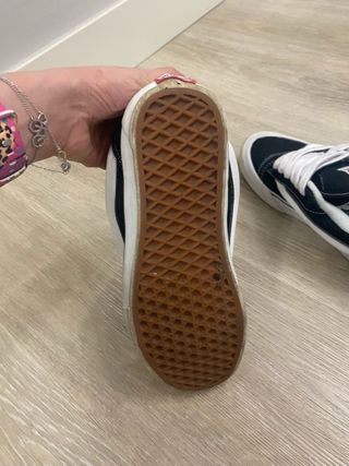 Zapatillas Vans Knu Skool Negras y Blancas