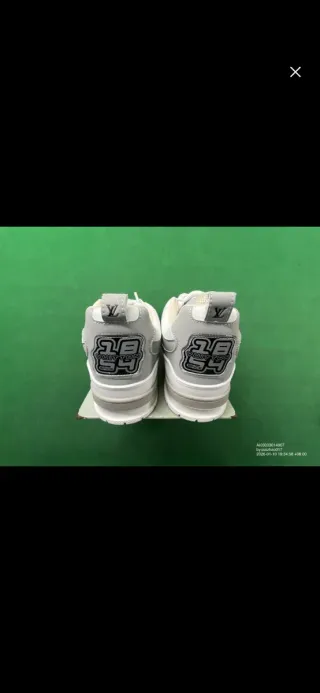 Sneakers Louis Vuitton Grigie e Bianche