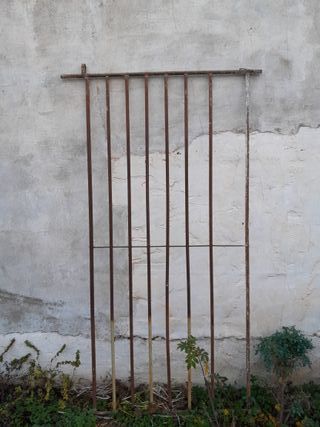 Reja de hierro antigua
