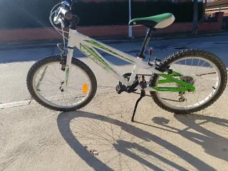 Bicicleta WRC Infantil Blanca y Verde