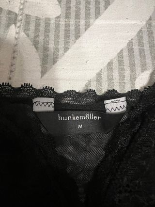 Camiseta interior de encaje negro