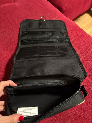 Neceser ejército negro y dorado