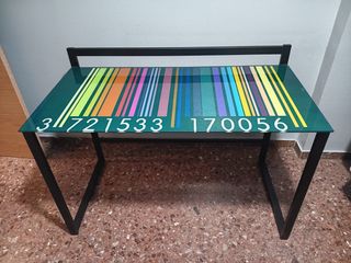 Mesa de estudio cristal y metal diseño barra