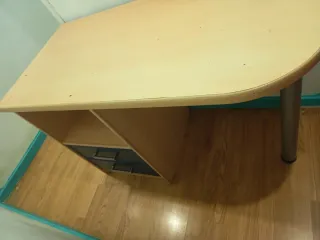 Escritorio madera y metal