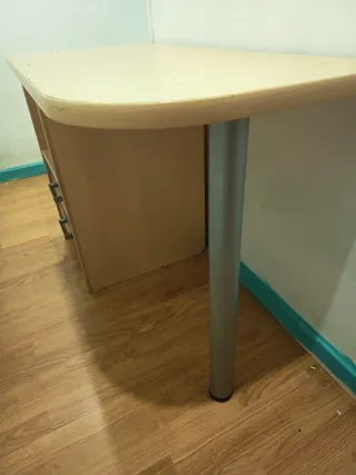 Escritorio madera y metal