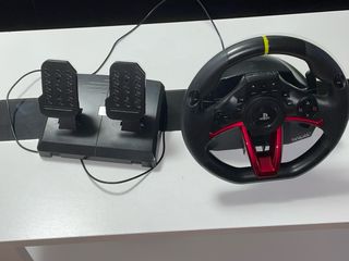 Volante Logitech PS4/PS5 con Pedales