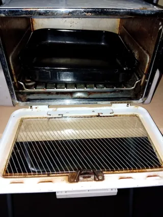 Horno eléctrico blanco