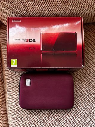 Nintendo 3DS Roja/Morada Poco Usada