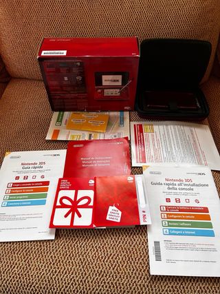 Nintendo 3DS Roja/Morada Poco Usada