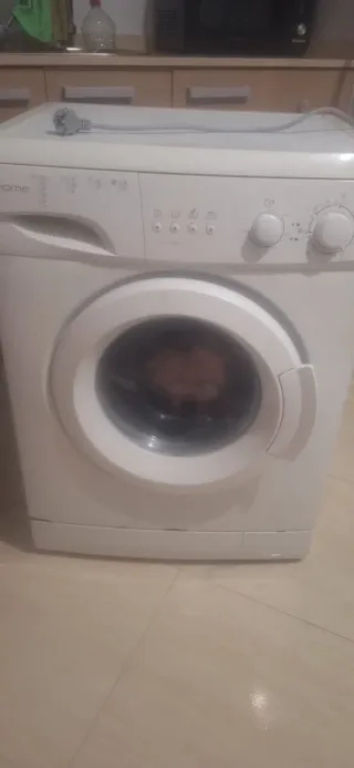 Lavadora blanca frontal 6 kg