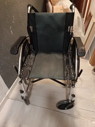 Silla de ruedas plegable Nueva