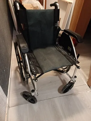 Silla de ruedas plegable Nueva