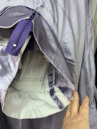 Vestido estilo medieval morado y plateado