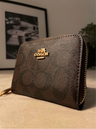 Billetera Coach Clásica Marrón con Dorado