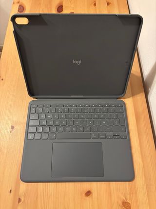 Funda con Teclado Logitech Combo Touch iPad Air 13
