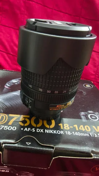 Obiettivo Nikon AF-S DX NIKKOR 18-140mm VR