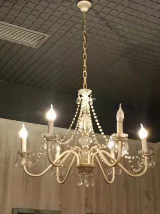 Lámpara de araña blanca