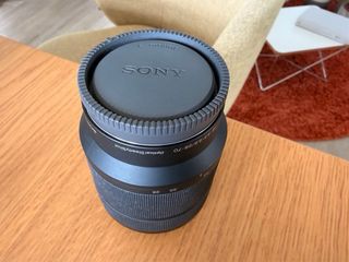 Objetivo Sony FE 28-70mm Compacto