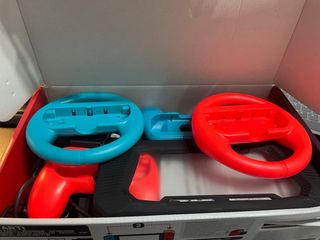 Nintendo Switch + Fundas + Mandos