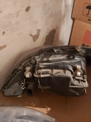 Faro Seat Cordoba 2004