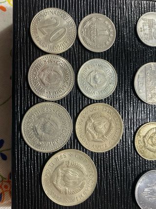 16 monedas de varios países (1959-1987)