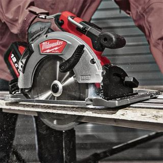 Sierra Circular para rail Milwaukee M18 FUEL