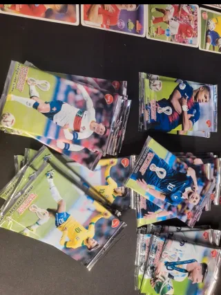 180 sobres cartas Qatar 2022 son 5 cajas