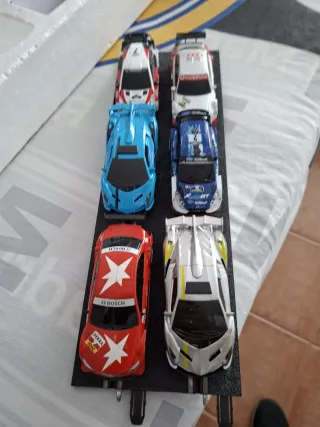 Scalextric Compact Extreme Raiders y Loopinator