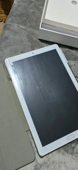 Tablet con Teclado y Ratón