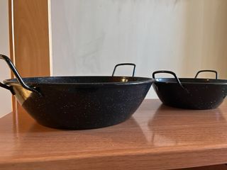 Paelleras metálicas negras