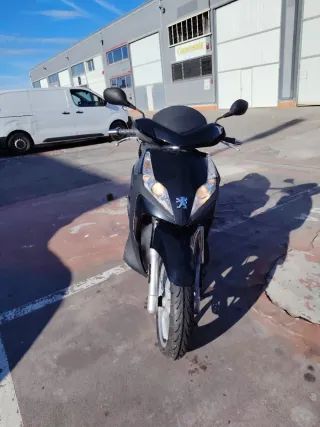 Peugeot Geopolis 125cc Maxi Scooter