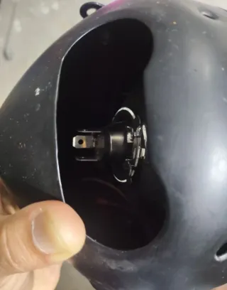 Farol de moto com grade