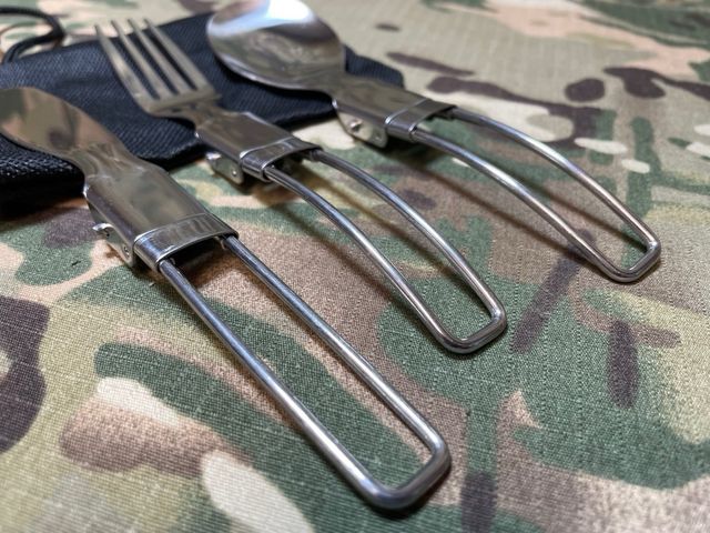 Set cubiertos de acero plegables