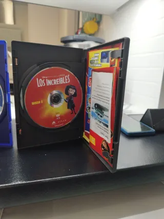 DVDs Los Increíbles y Peter Pan (Español)