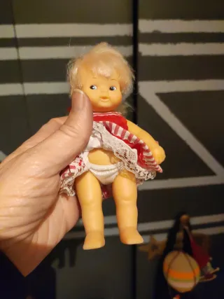 Muñeca Barriguita Famosa Piernas Rectas