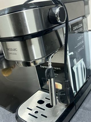 Cafetera Espresso Cecotec Cafelizzia 20 Bares