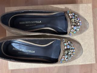 Zapatos ante marrones talla 37 con pedrería