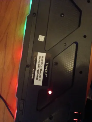 Teclado Gaming T-WOLF RGB